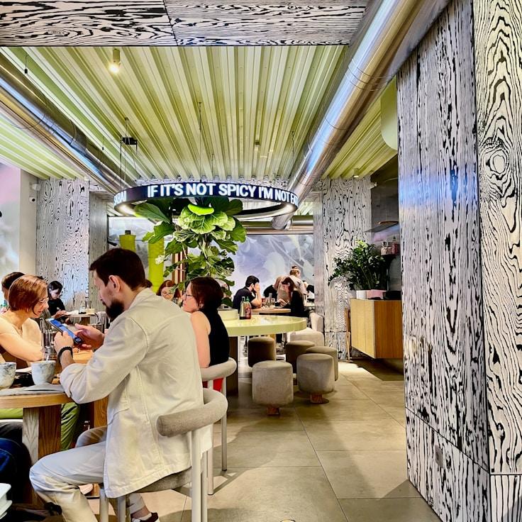 Casual restaurant with booth seating